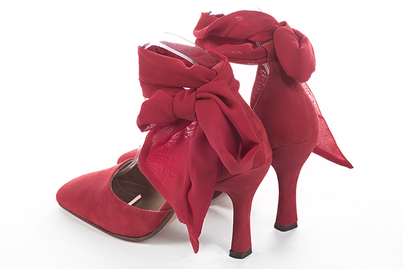 Cardinal red women's open side shoes, with a scarf around the ankle. Square toe. Very high spool heels. Rear view - Florence KOOIJMAN